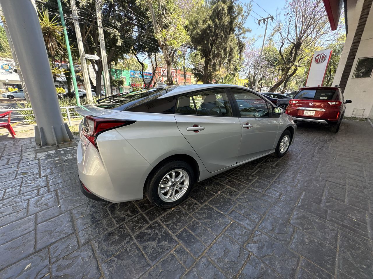 2021 Toyota Prius 1.8 Base Hibrido Cvt