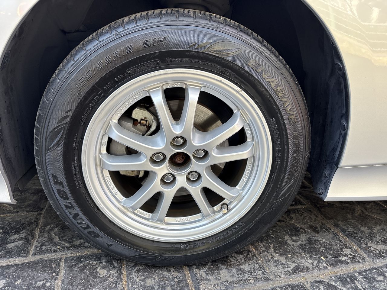 2021 Toyota Prius 1.8 Base Hibrido Cvt