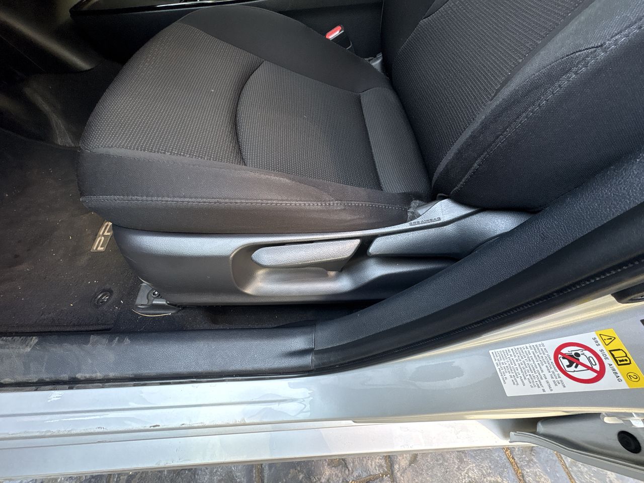 2021 Toyota Prius 1.8 Base Hibrido Cvt